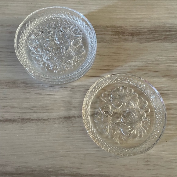 Elegant Clear Glass Floral Coasters - Picture 1 of 6